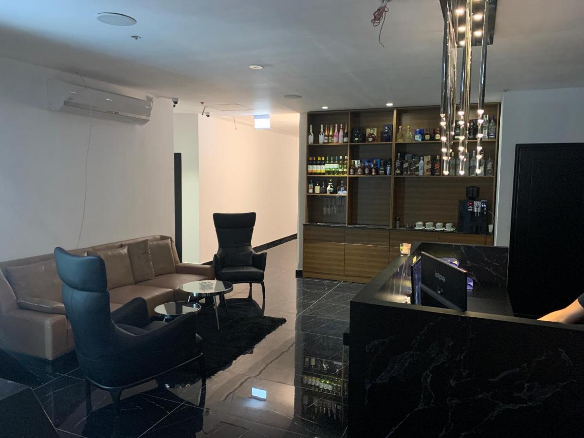 Royal Hotel Rishon Leziyyon Exterior photo